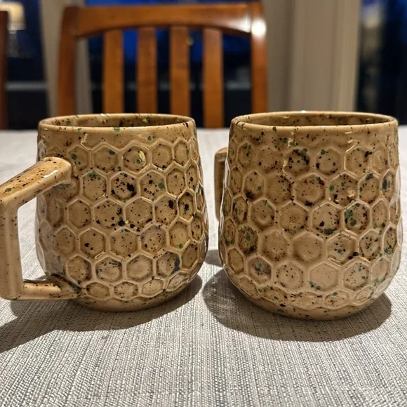 Hand glazed ceramic mugs (2) honeycomb with square handles.Gorgeous Carmel color - Picture 5 of 5